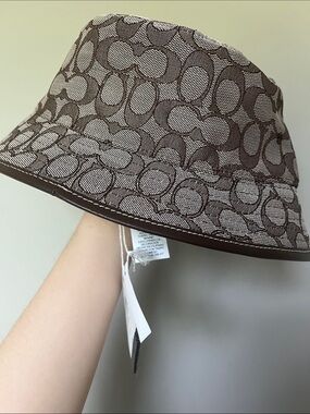 BNWT Coach Brown Signature Jacquard Bucket Hat